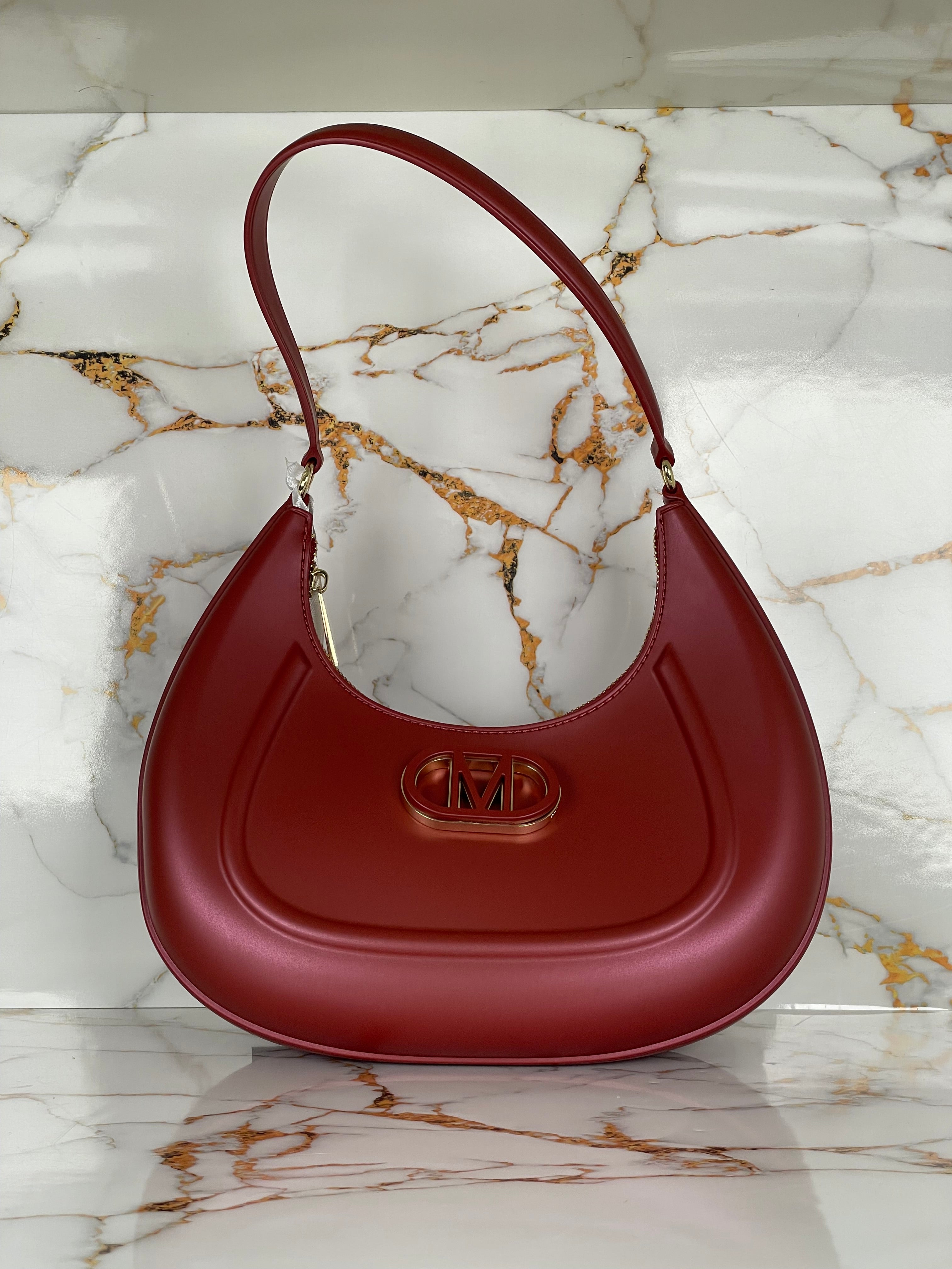 MARC ELLIS FLAT HERO