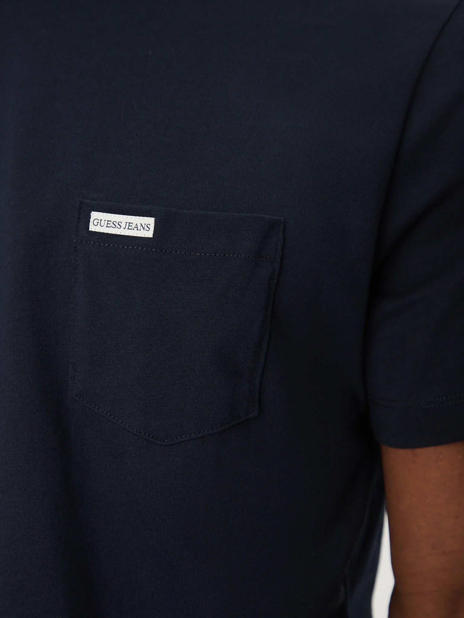 T-SHIRT GUESS