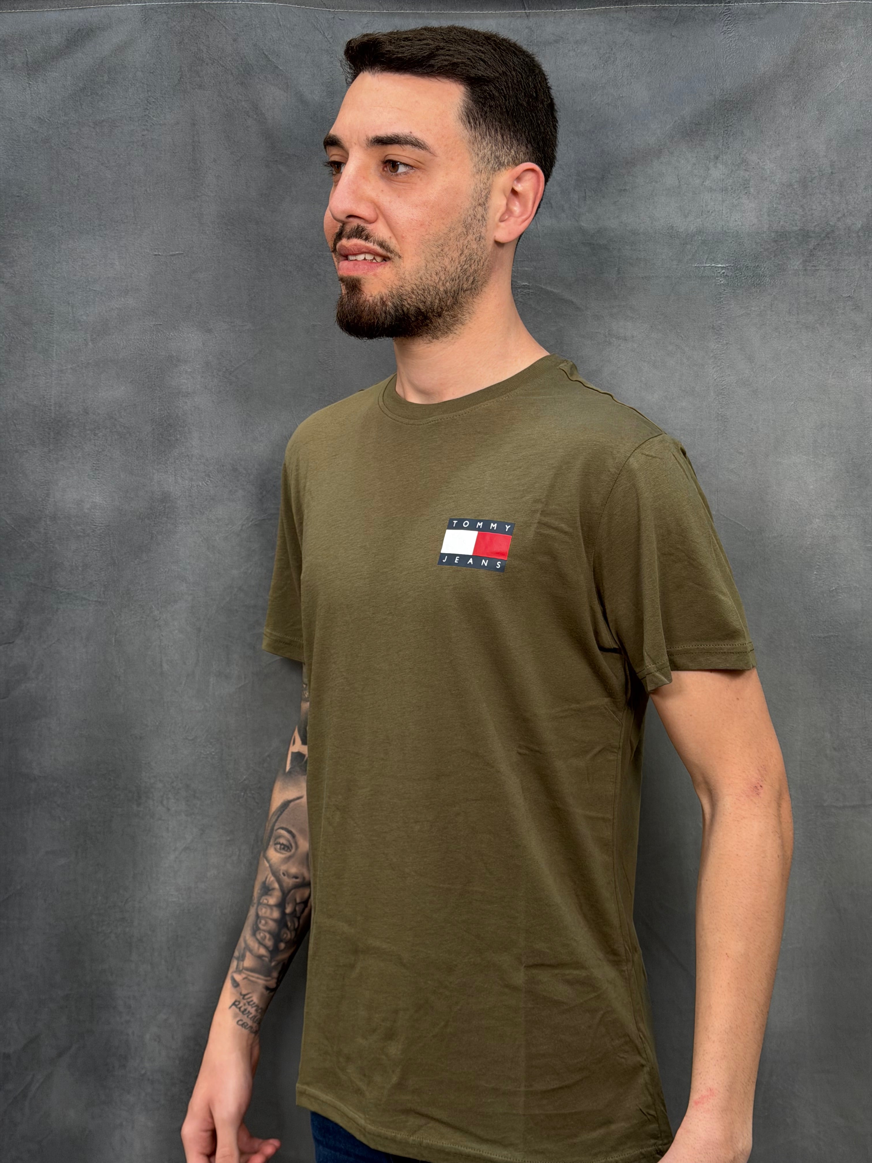 T-SHIRT TOMMY JEANS DM0DM20740