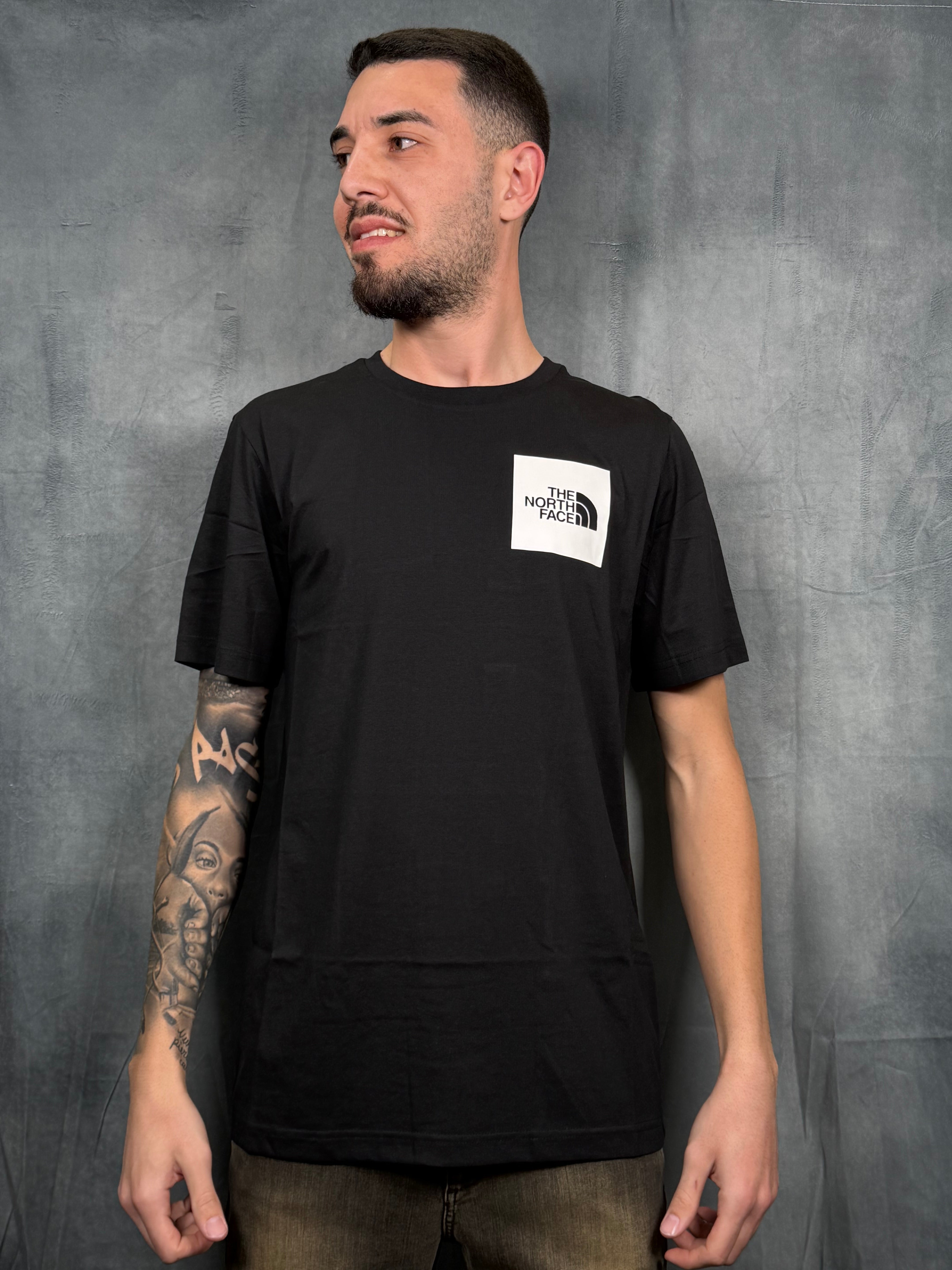 T-SHIRT THE NORTH FACE