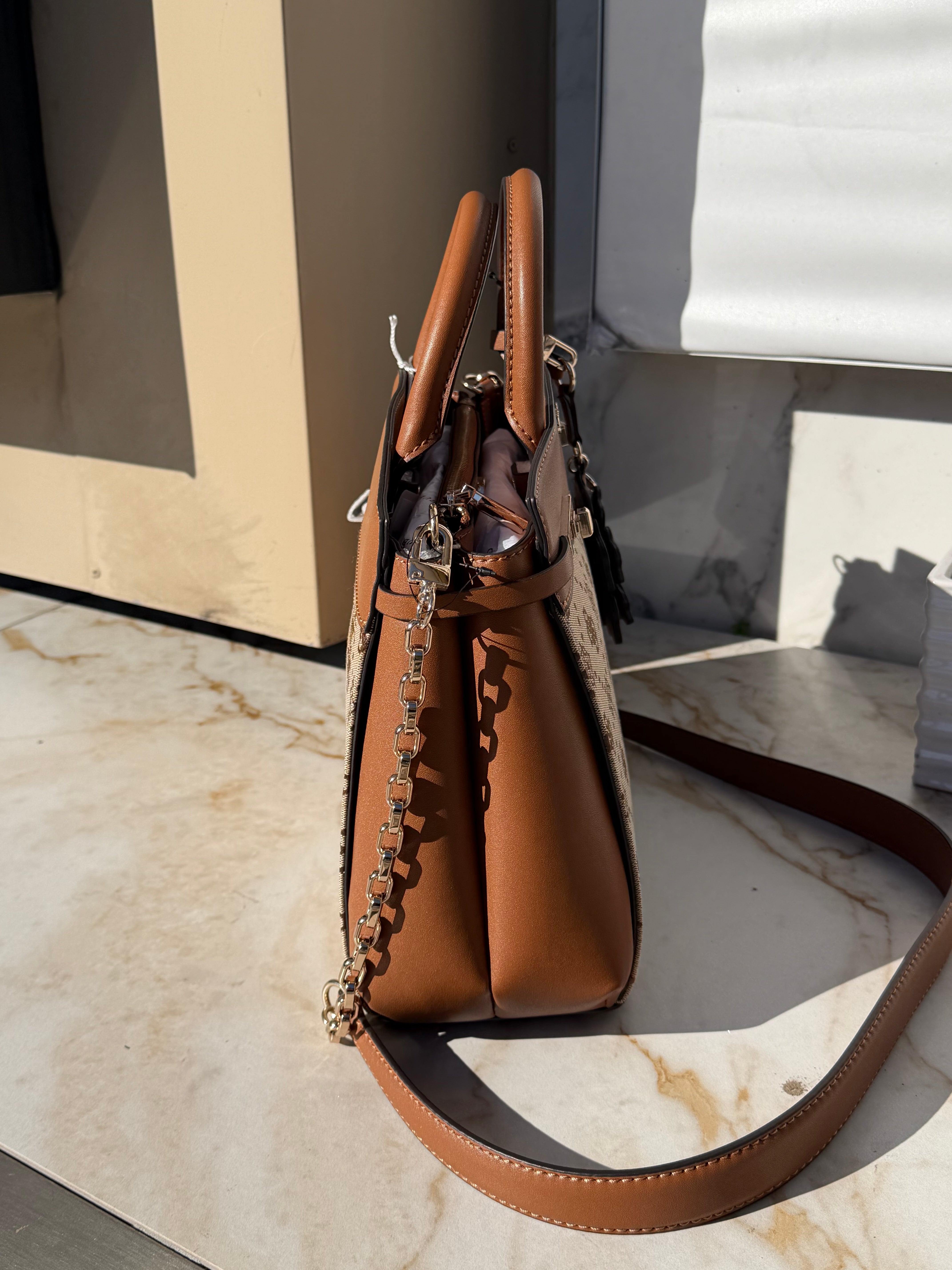 BORSA GUESS