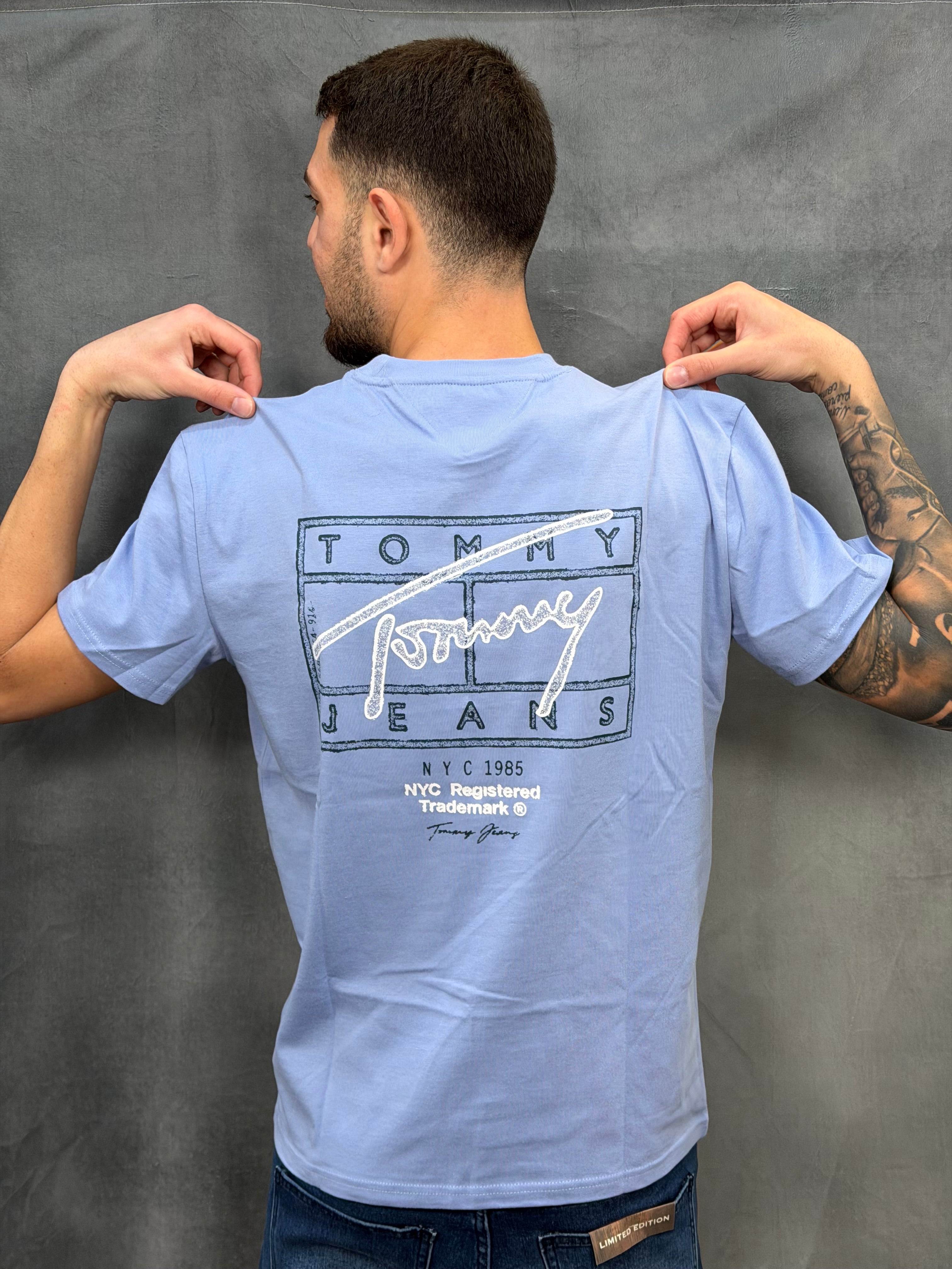 T-SHIRT TOMMY JEANS DM0DM22319