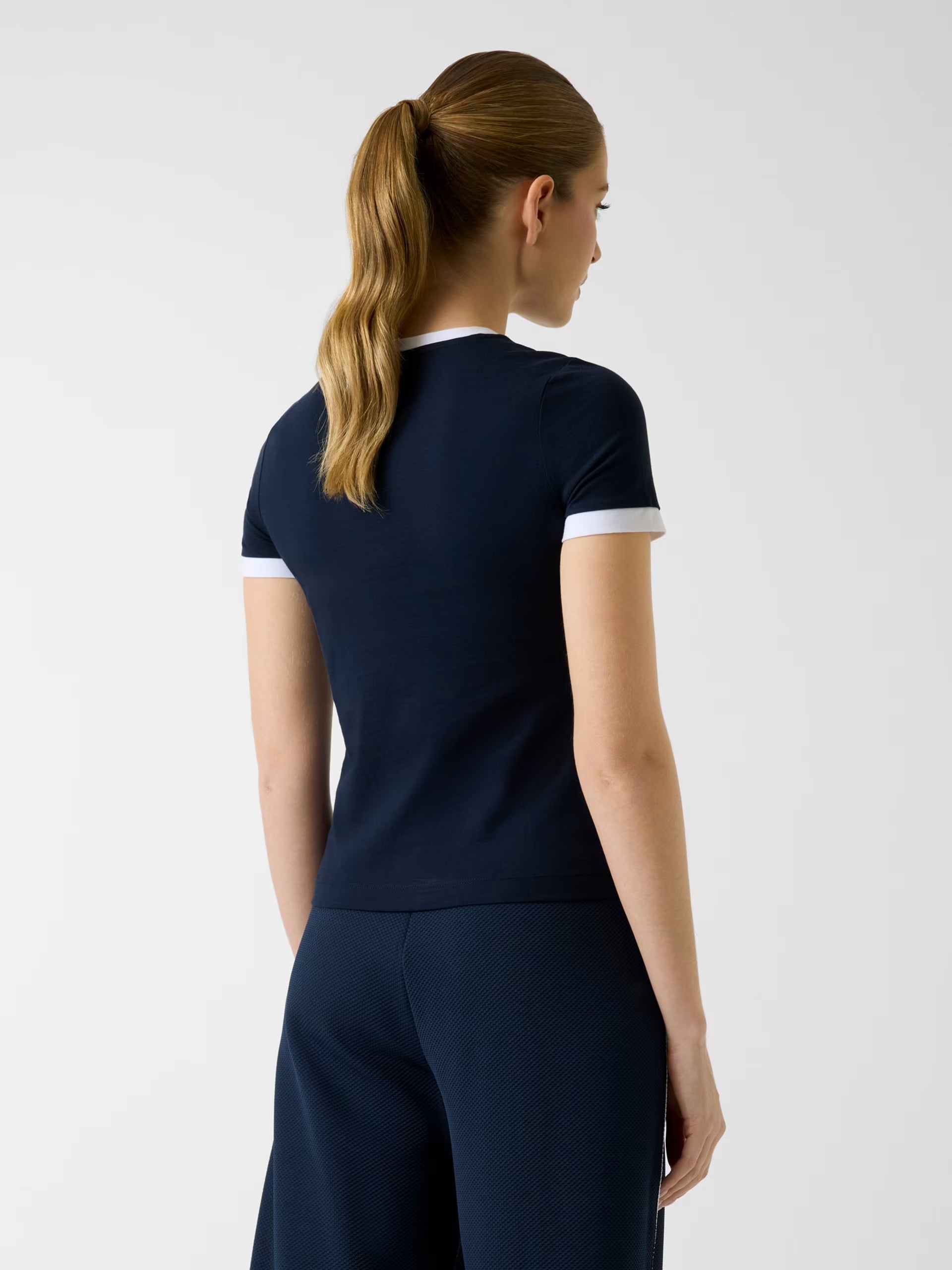 T-SHIRT GUESS