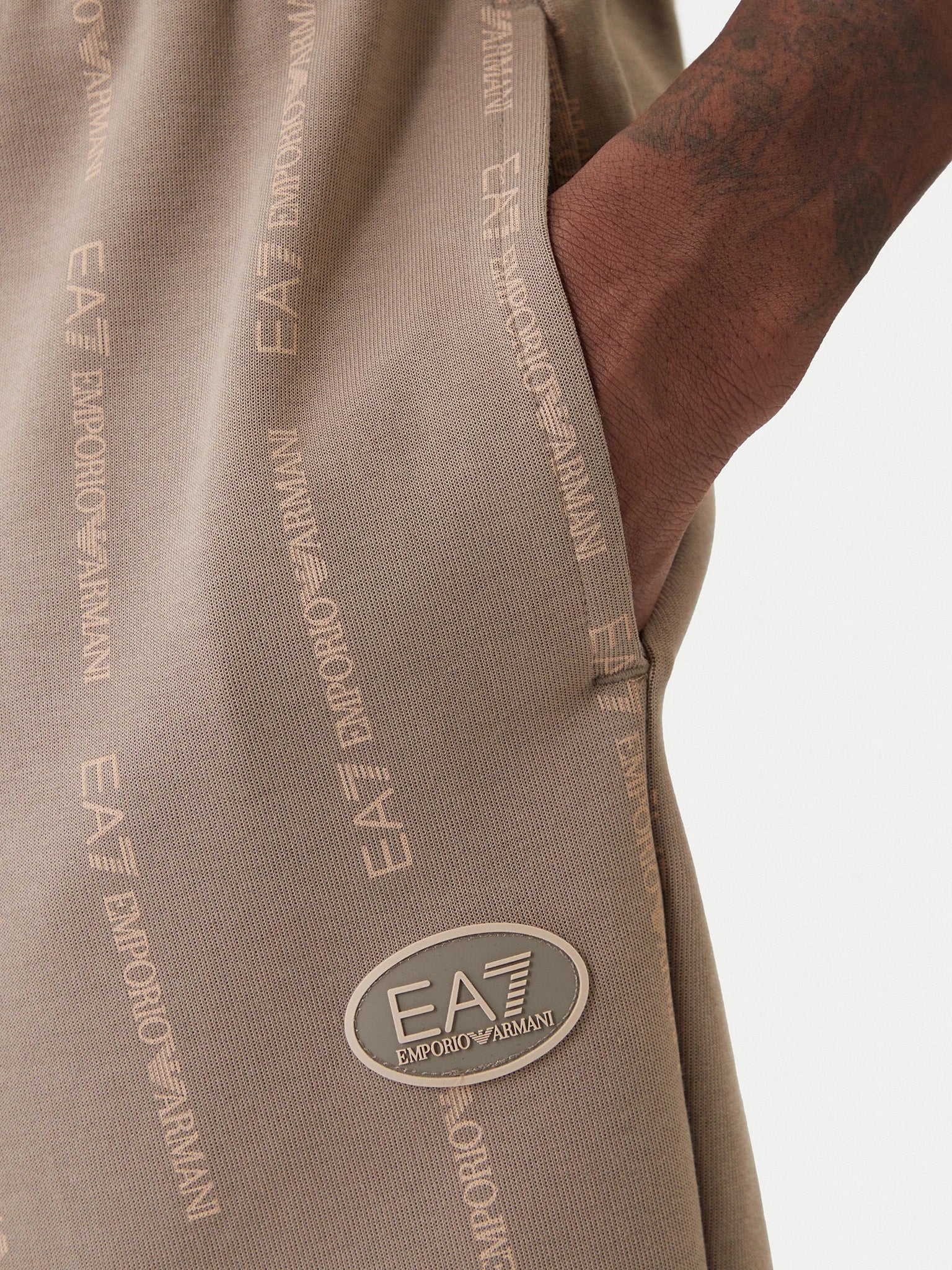 PANTALONCINO EA7