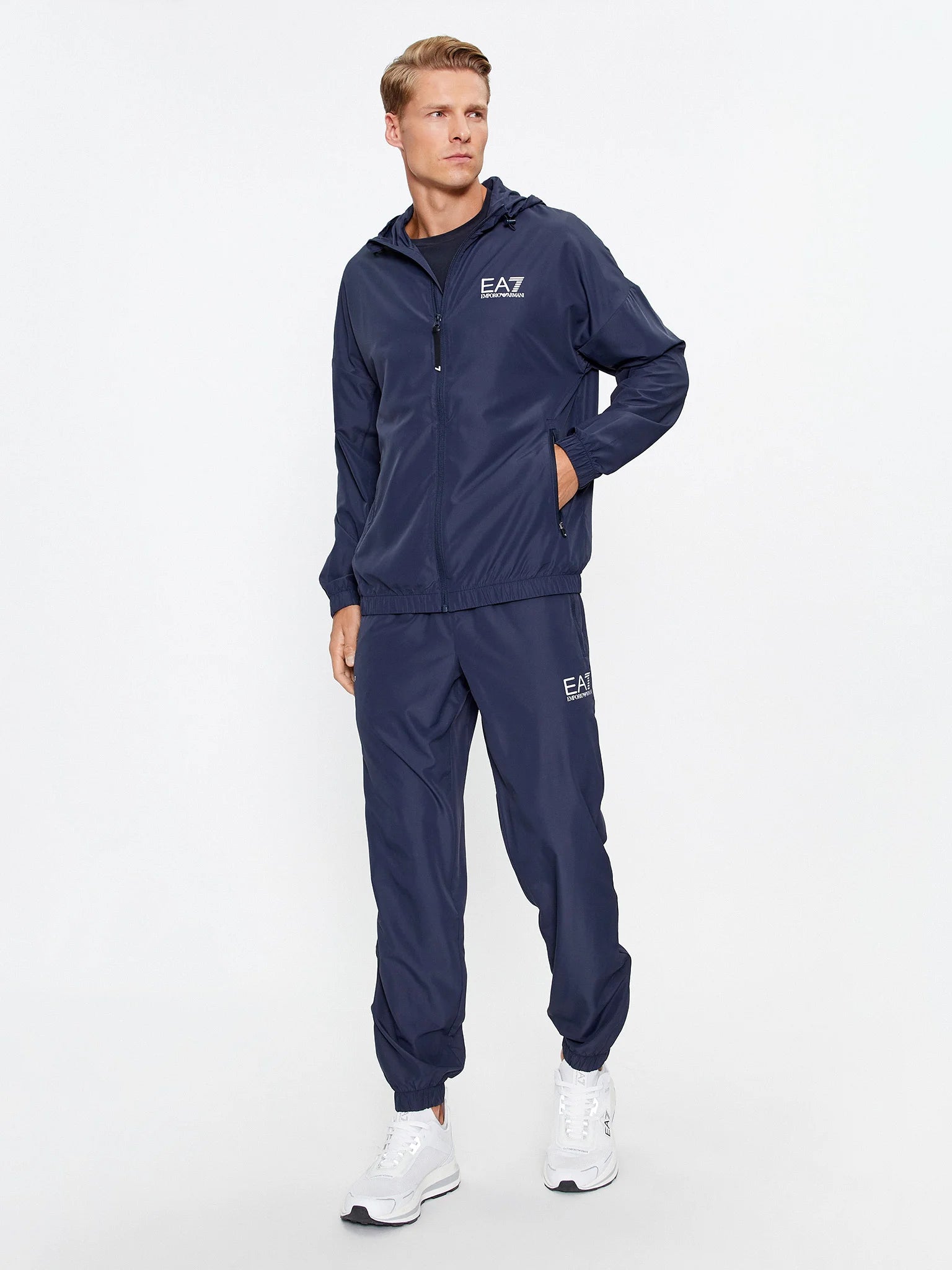 TUTA EA7 8NPV08 PN4HZ