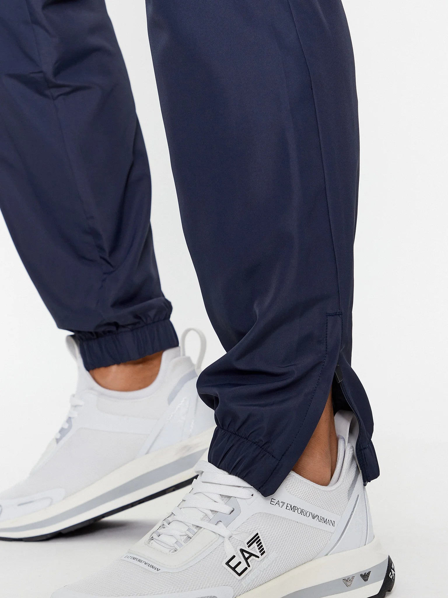 TUTA EA7 8NPV08 PN4HZ