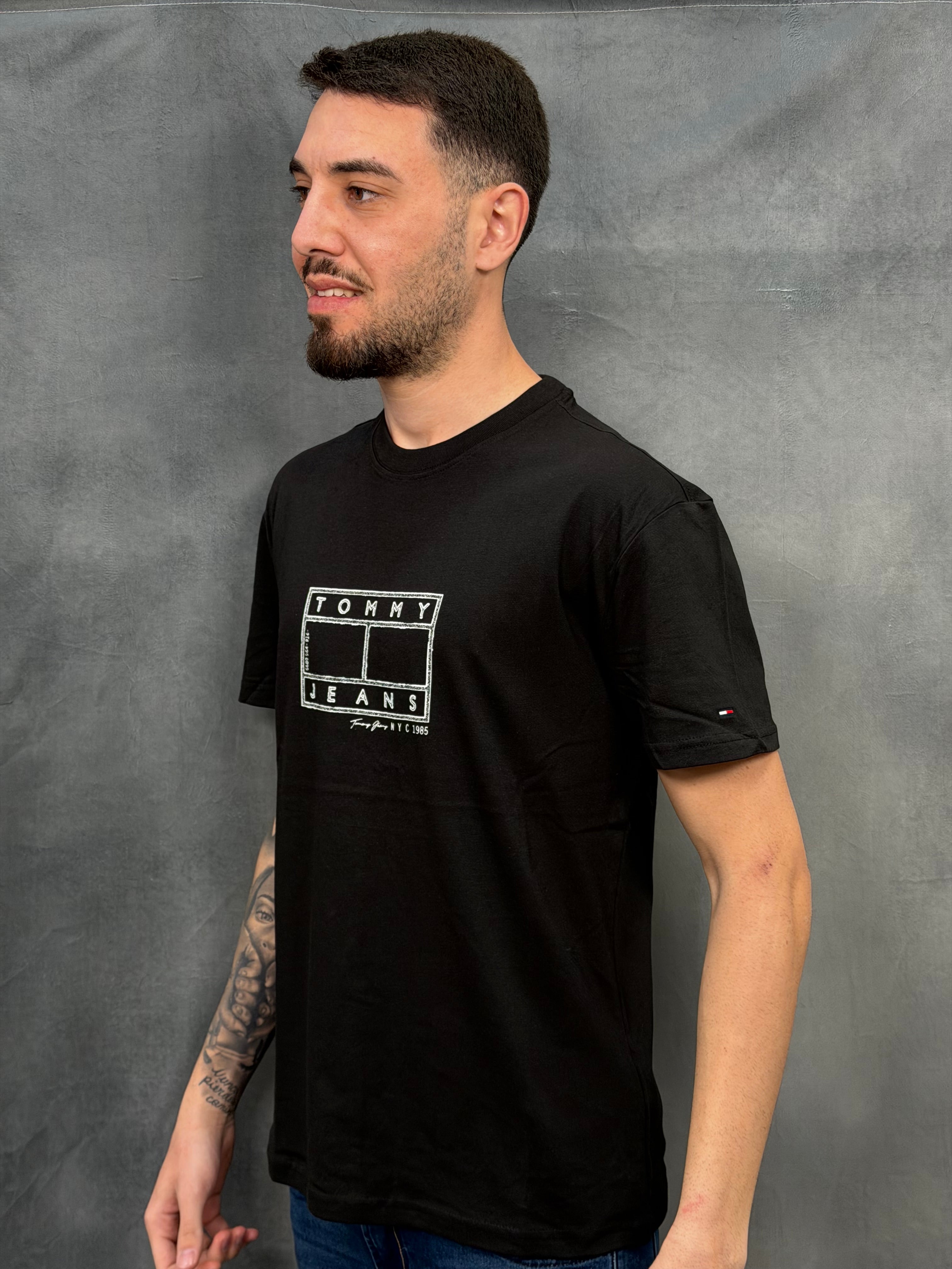 T-SHIRT TOMMY JEANS DM0DM22317