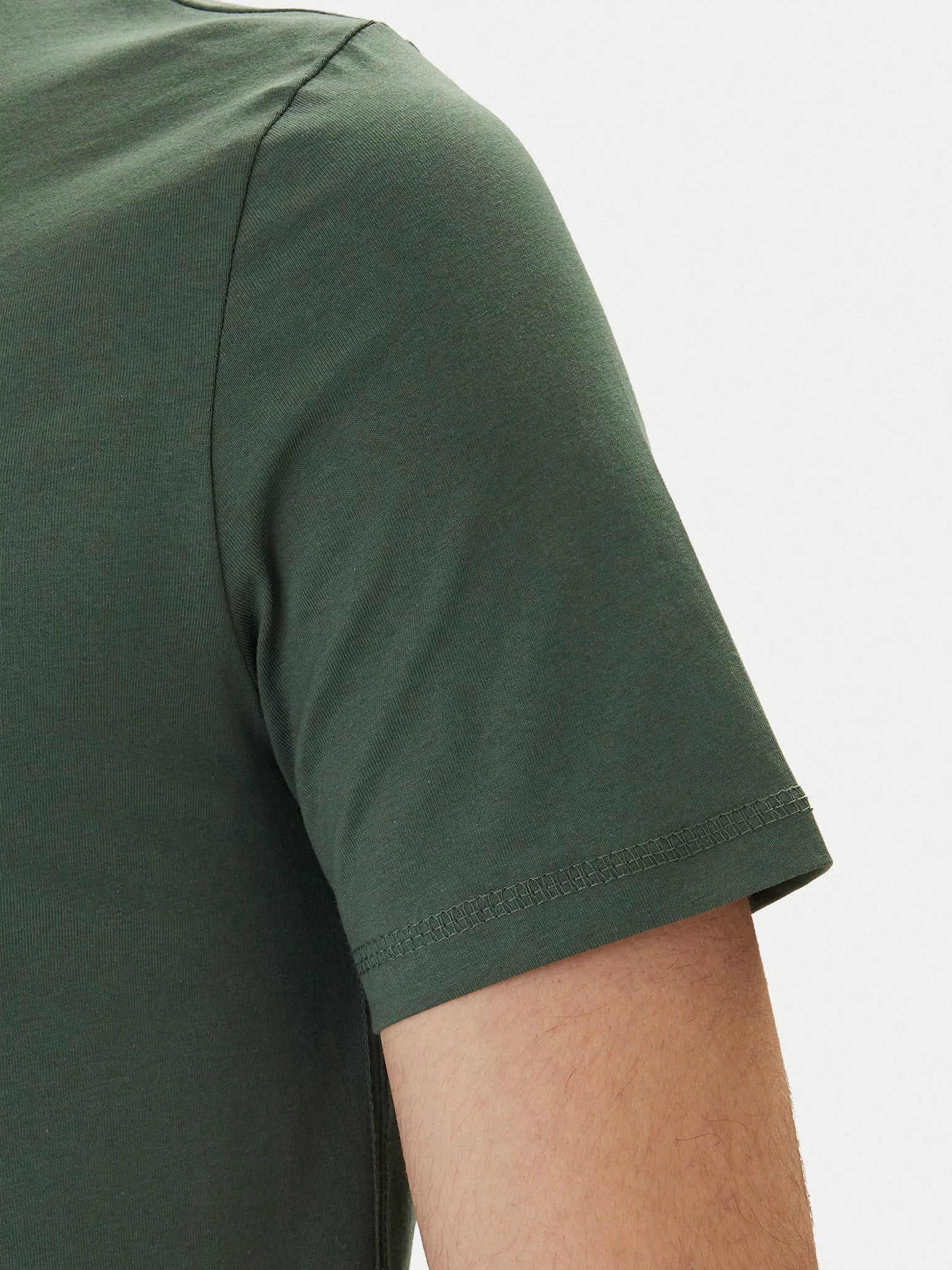 T-SHIRT GUESS