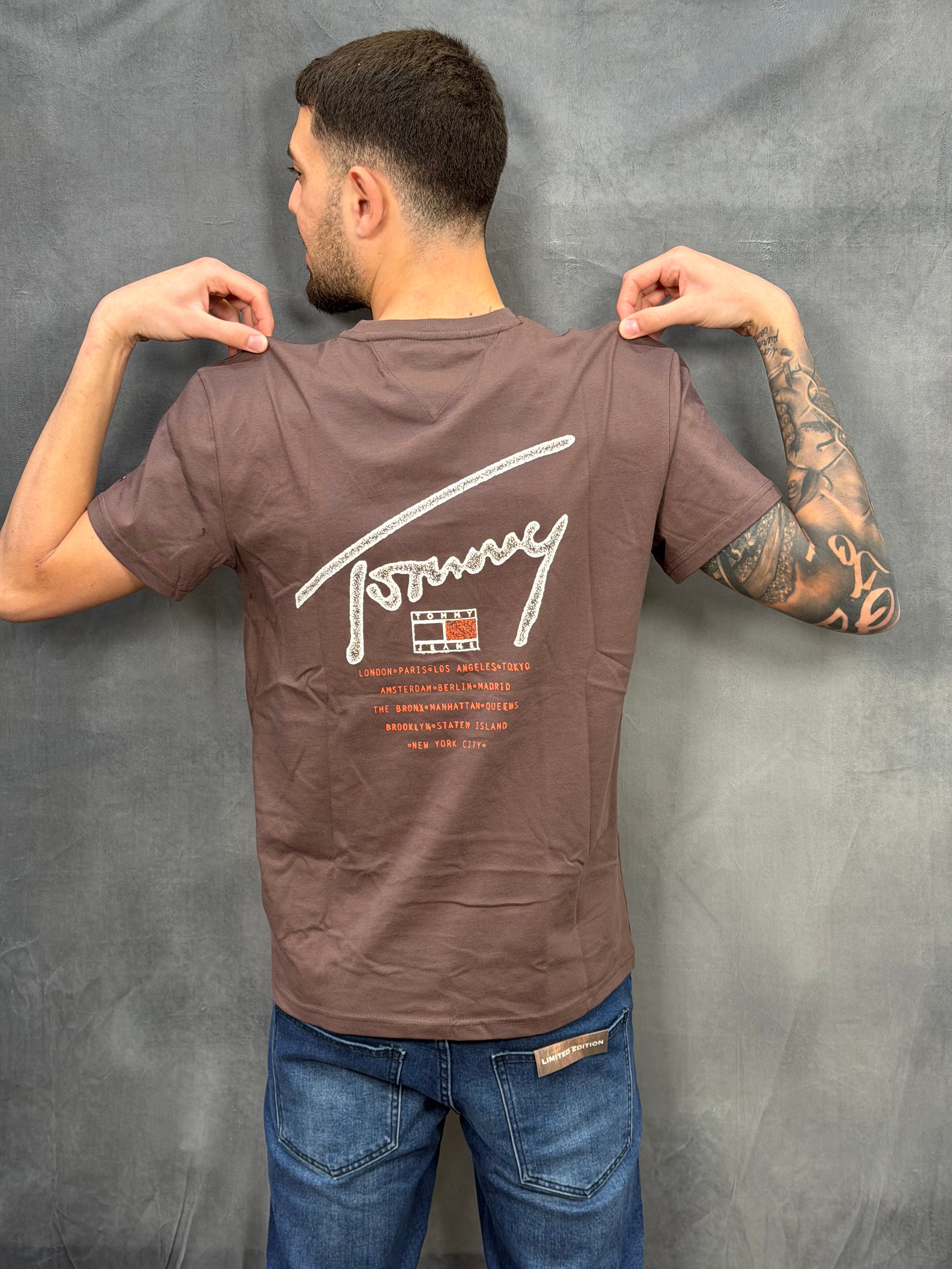T-SHIRT TOMMY JEANS DM0DM22320
