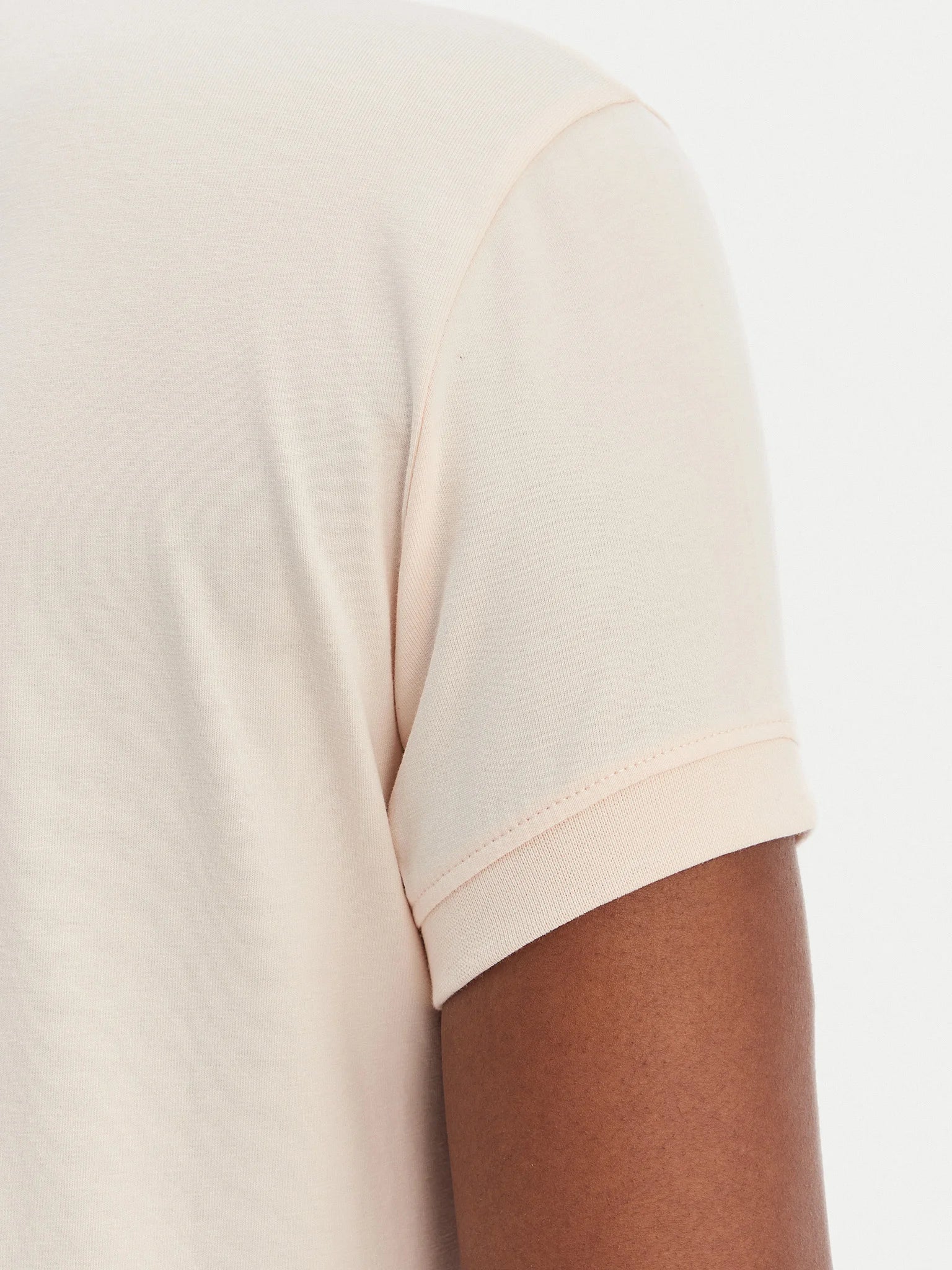 T-SHIRT GUESS