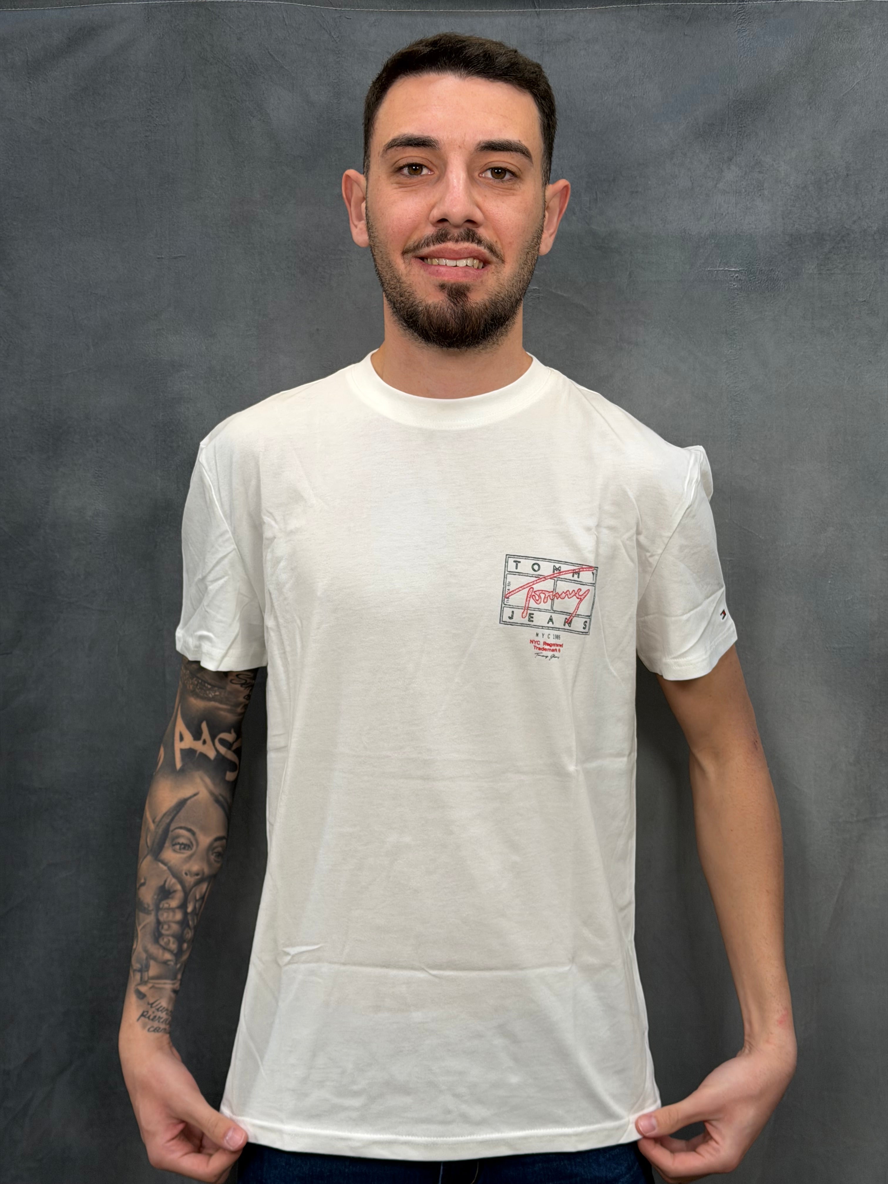 T-SHIRT TOMMY JEANS DM0DM22319