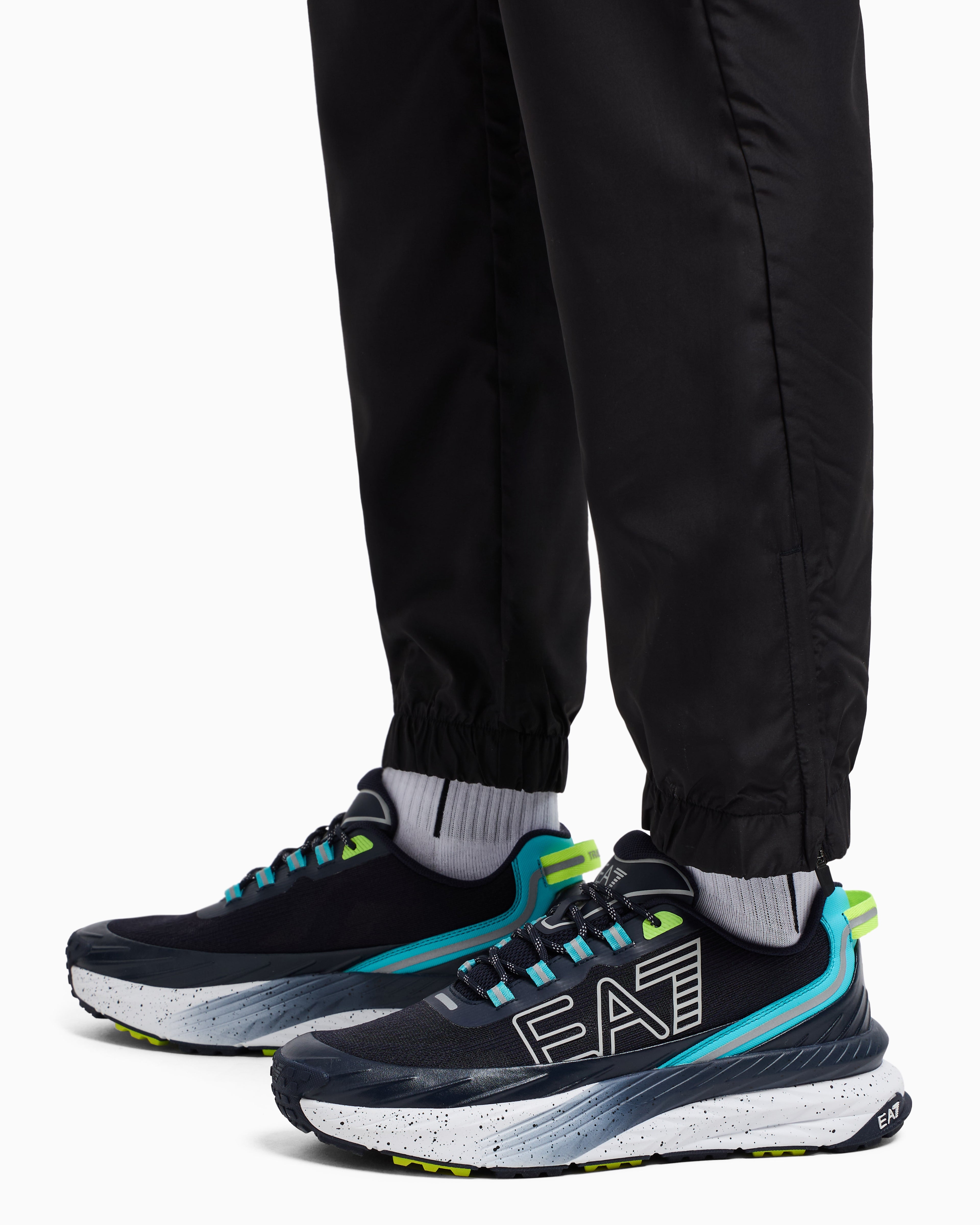 TUTA EA7 8NPV08 PN4HZ