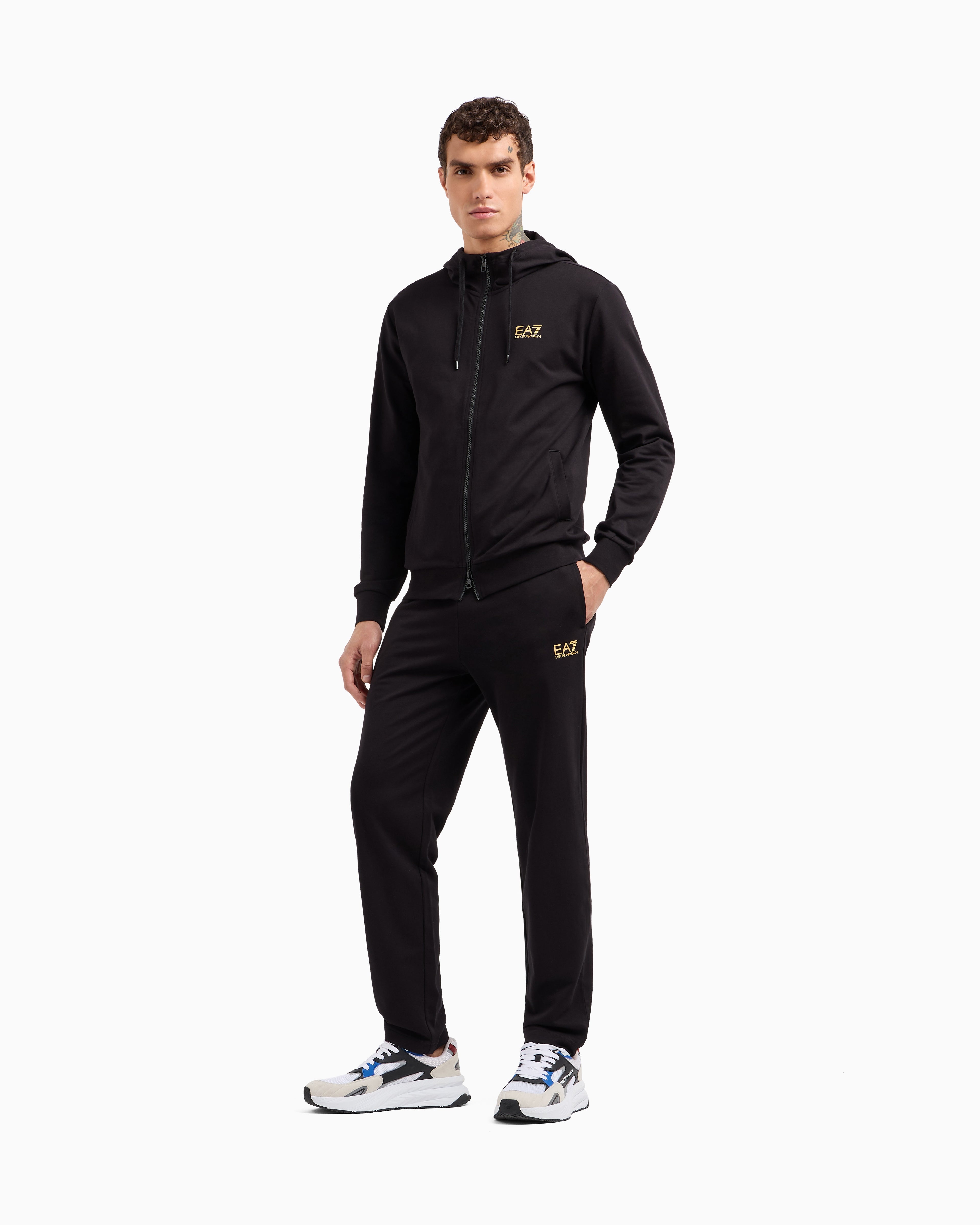 TUTA EA7 8NPV62 PJVRZ