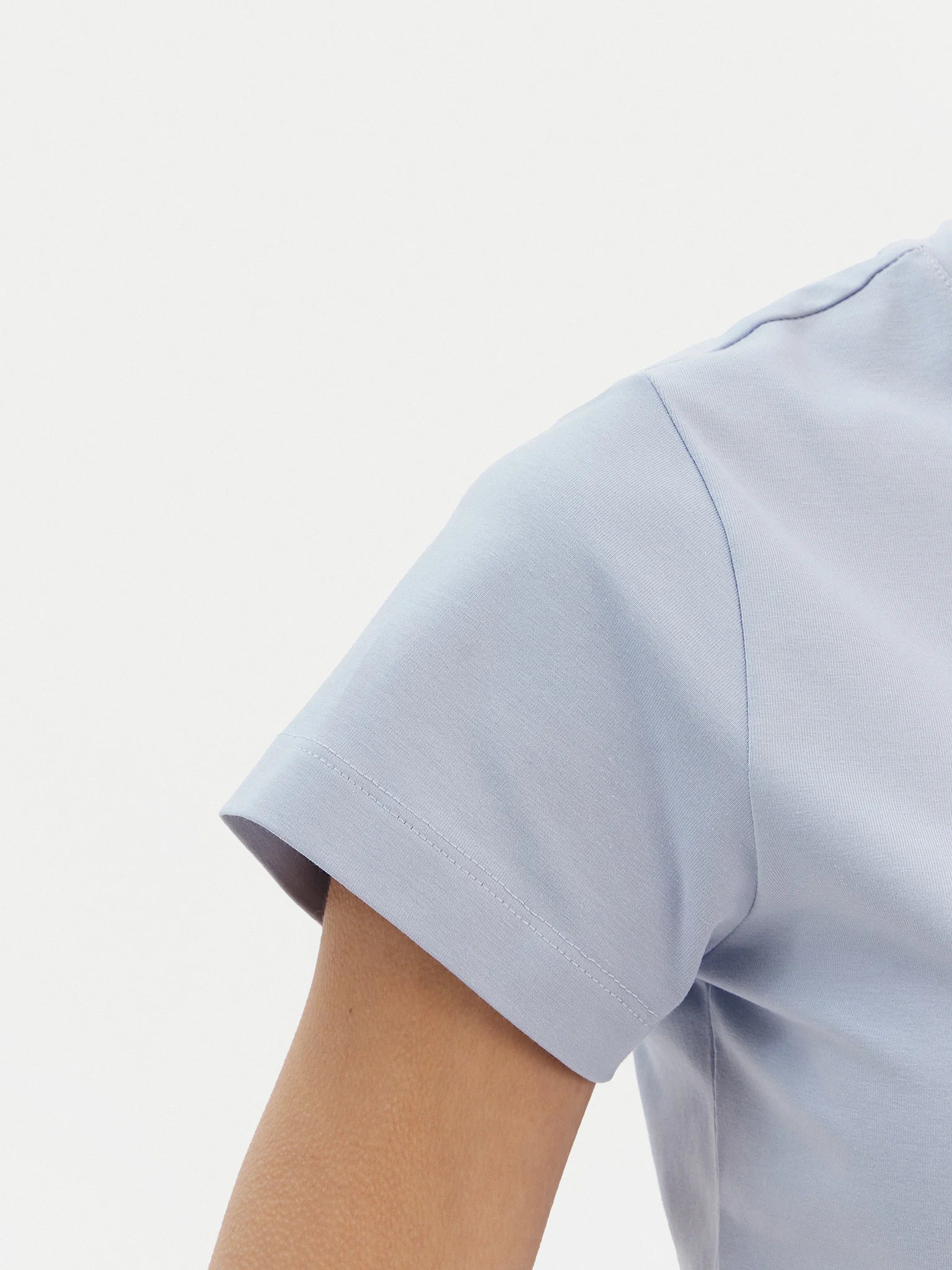T-SHIRT GUESS