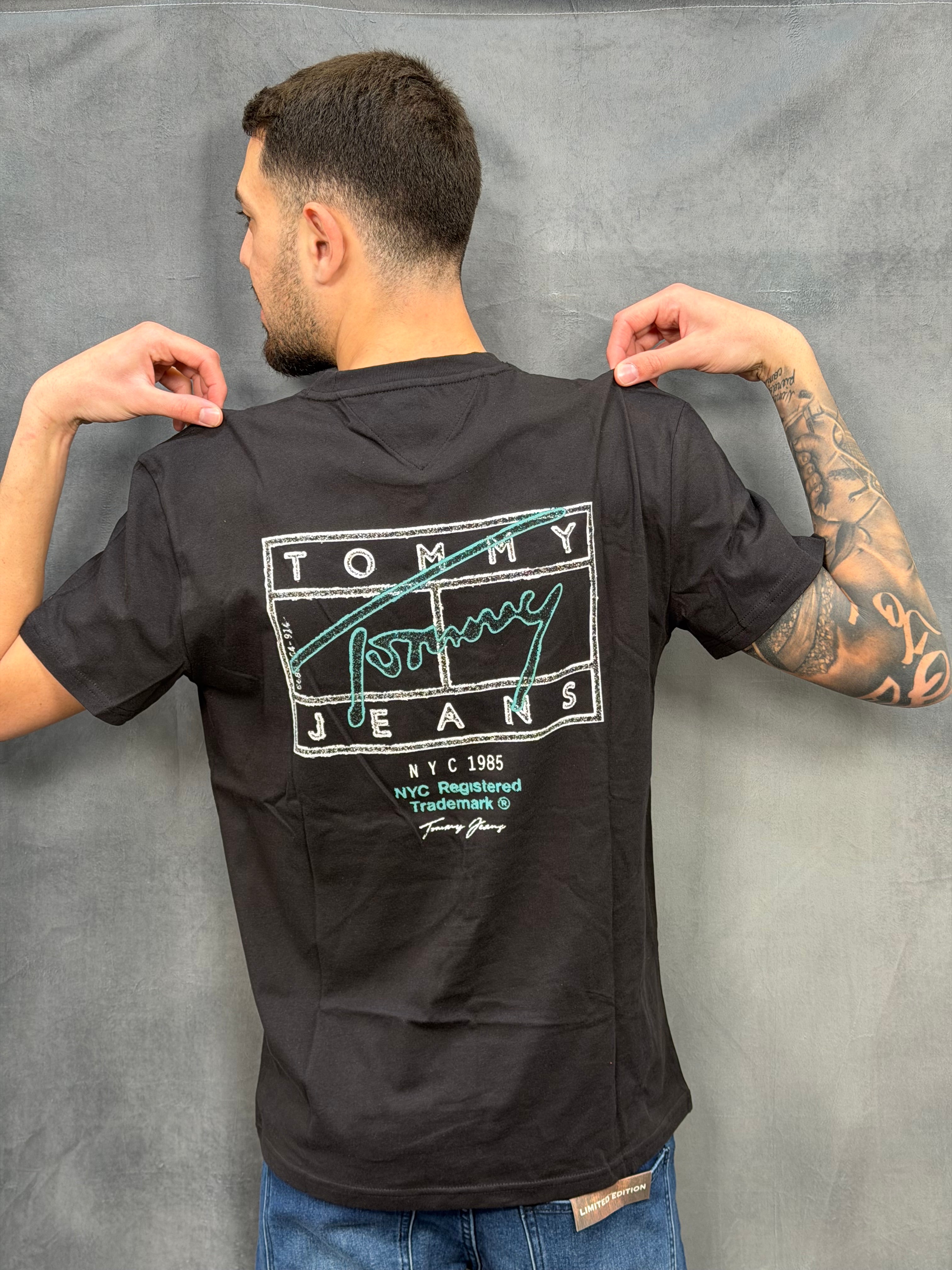 T-SHIRT TOMMY JEANS DM0DM22319