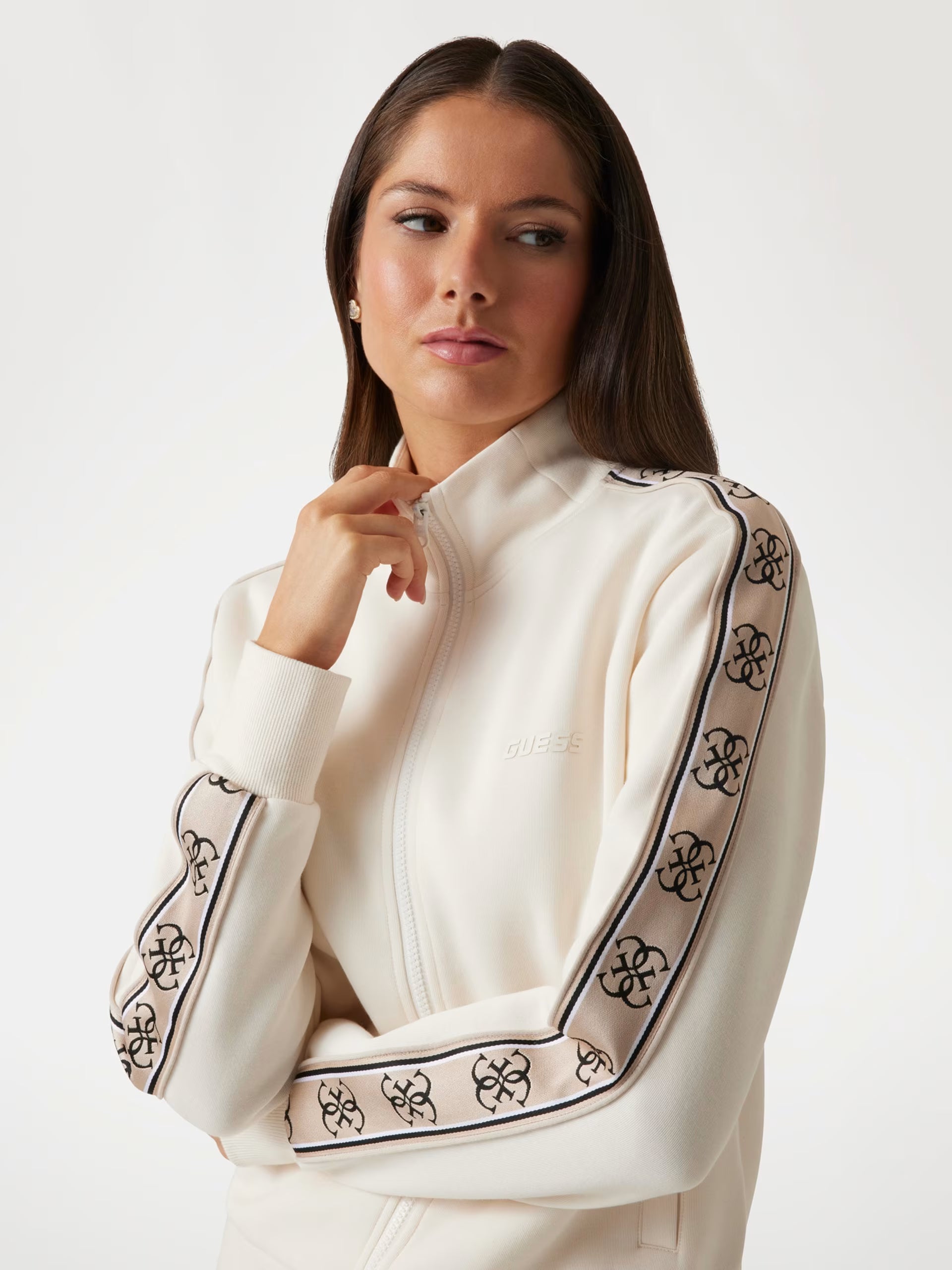 Tuta GUESS V2YQ16KB3P2