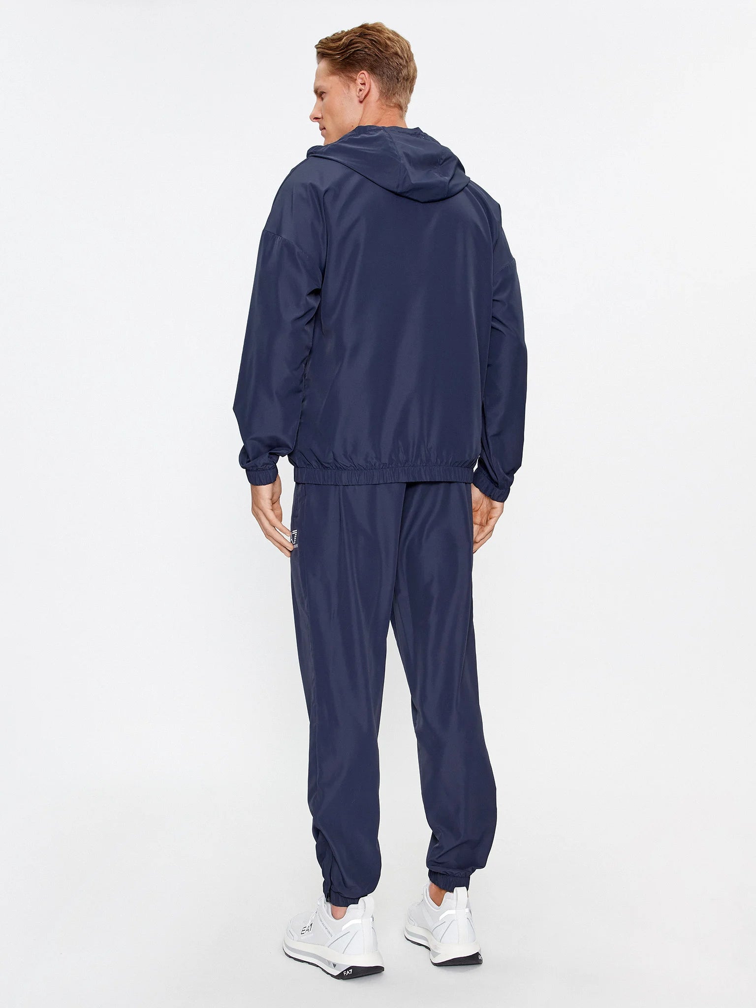 TUTA EA7 8NPV08 PN4HZ