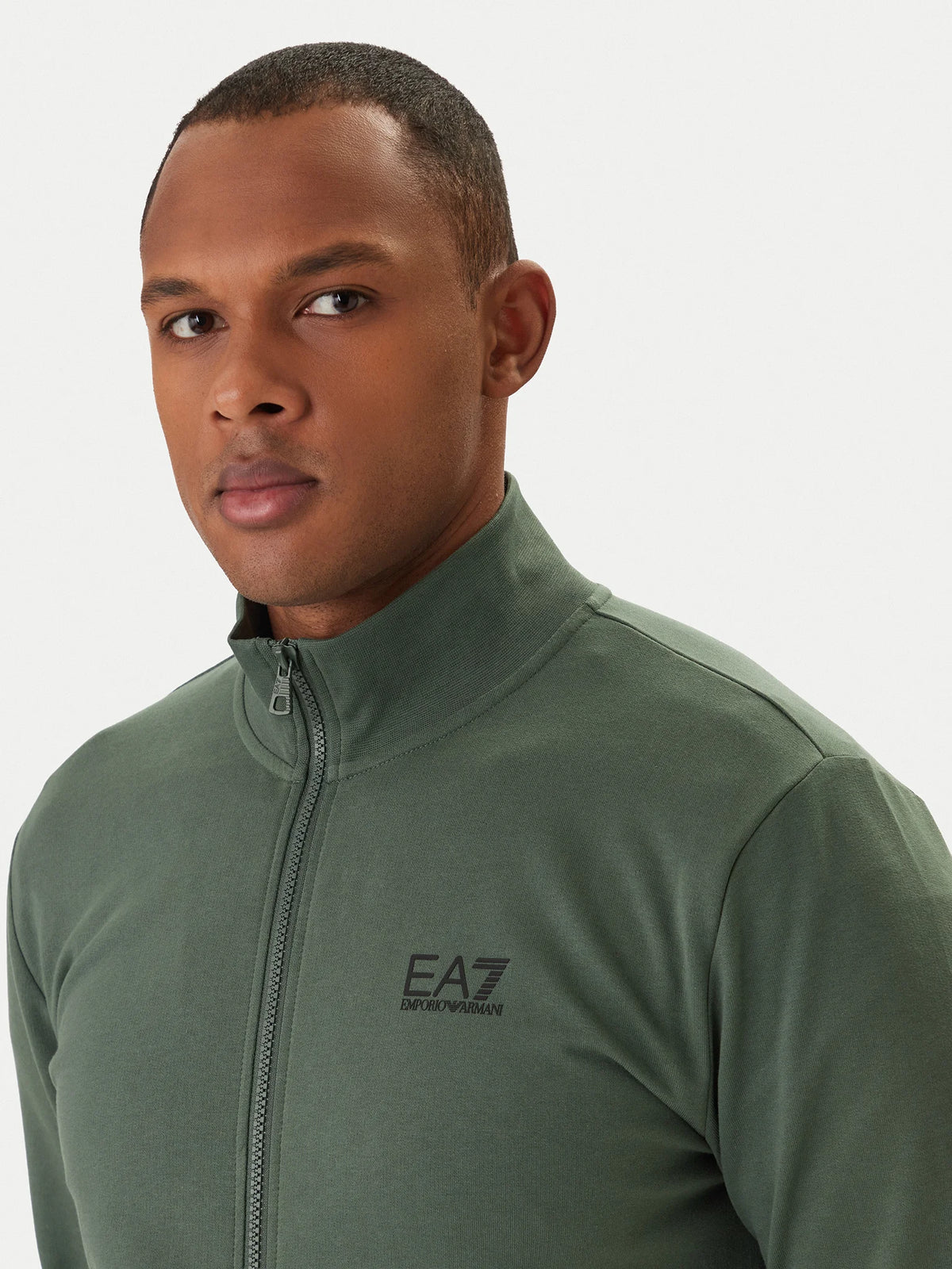 TUTA EA7 8NPV60 PJVRZ