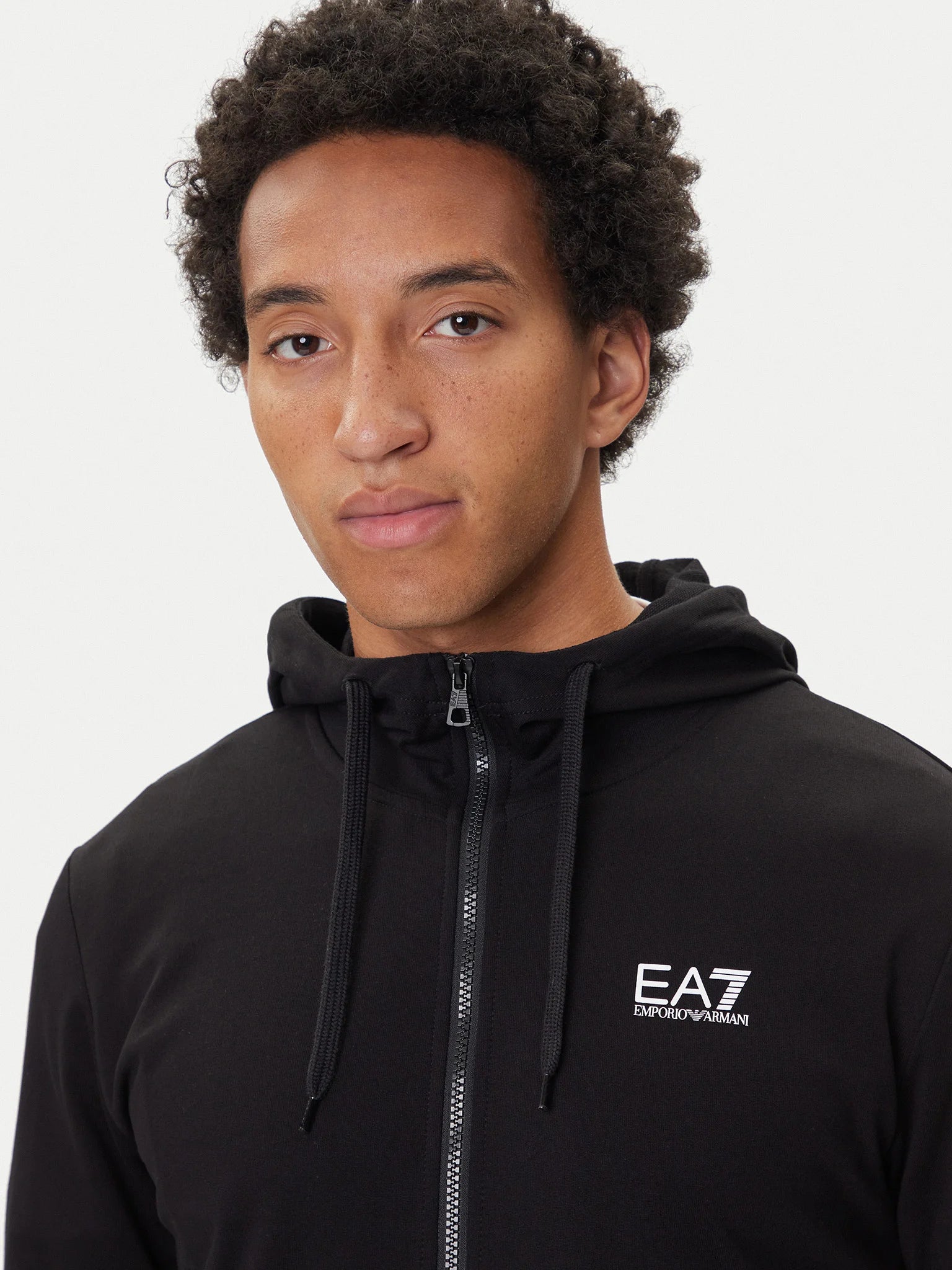 TUTA EA7 8NPV62 PJVRZ